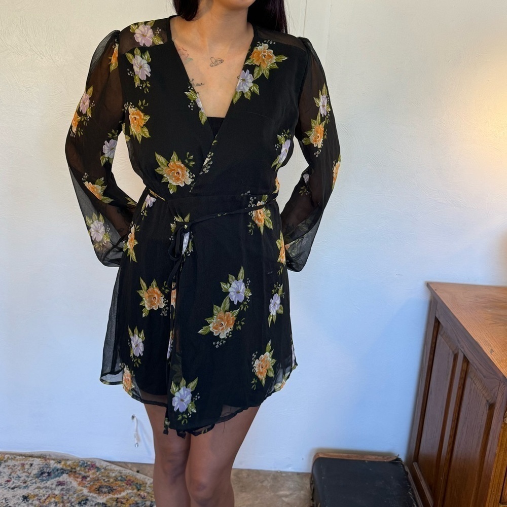 Urban outfitters sheer long sleeve wrap, dress floral, cute mini dress - Picture 8 of 12